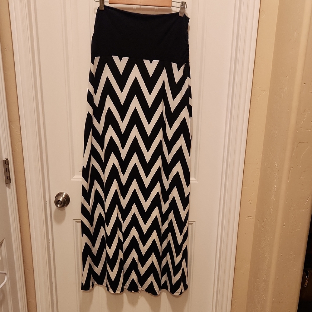 Chevron Pattern Black and White Maxi Skirt